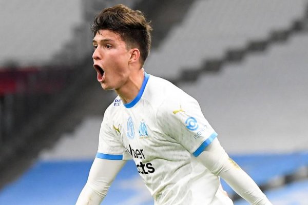 鼎茂策略 记者：尤文提议用维阿和姆班古拉交换巴列尔迪 费内巴切放弃桑乔